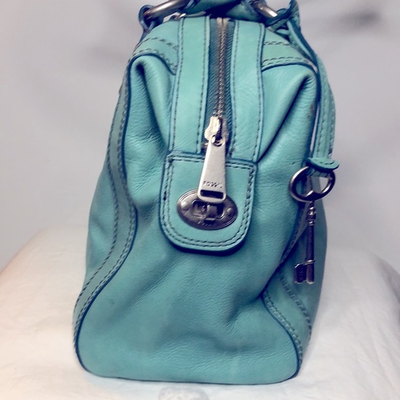 FOSSIL sea foam genuine leather bag. Silver hardware. 3 compartments inside. - Picture 11 of 17